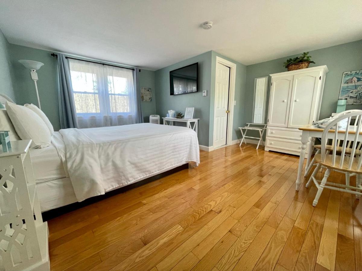 The Escape 2* South Yarmouth